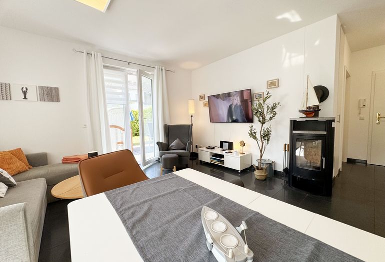 gemütlicher Wohnbereich mit Couch gemütlicher Wohnbereich mit Couch
