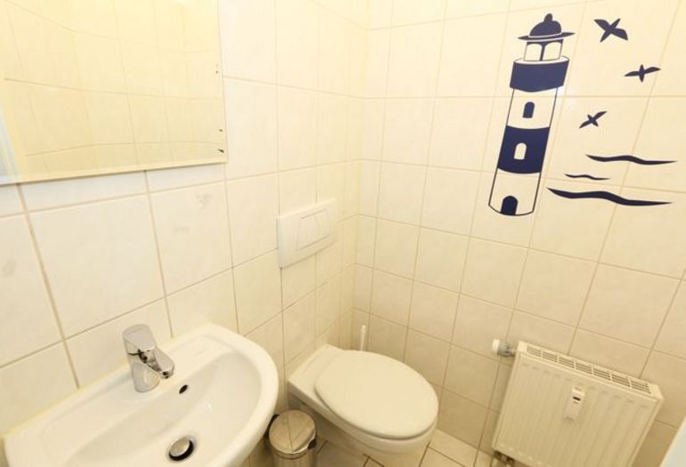 separates WC separates WC