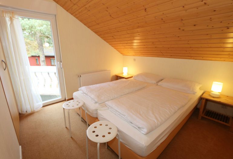 1. Schlafzimmer mit Doppelbett 1. Schlafzimmer mit Doppelbett