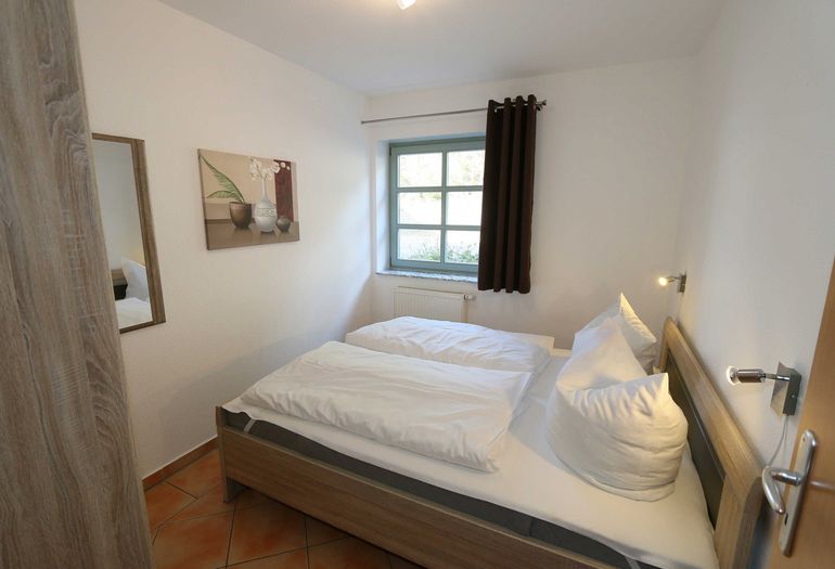 2. Schlafzimmer mit Doppelbett