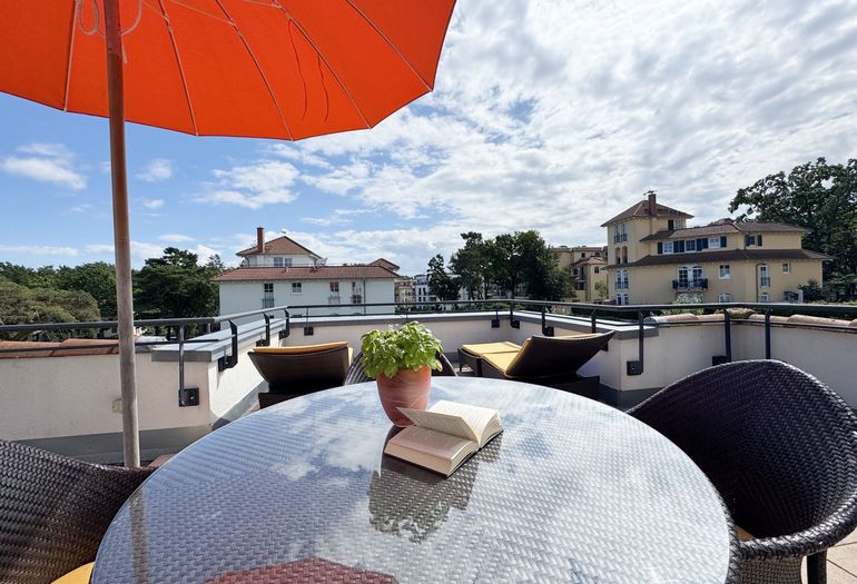 bestuhlte Dachterrasse Wohnung 2.12