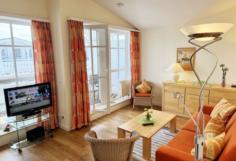 Wohnbereich mit TV Wohnbereich mit TV