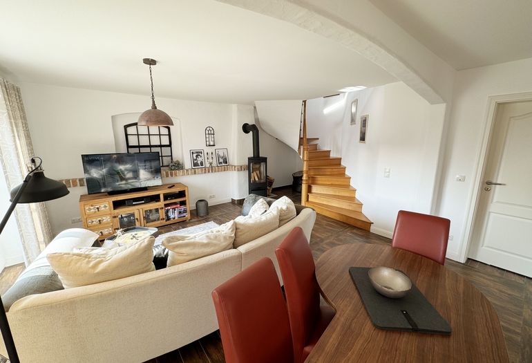 Essbereich und der Wohnbereich des Hauses Essbereich und der Wohnbereich des Hauses