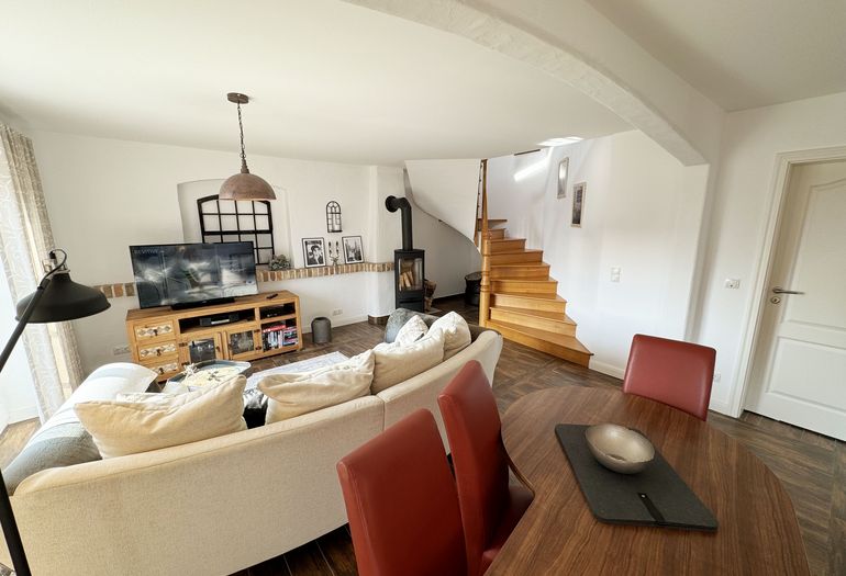 Essbereich und der Wohnbereich des Hauses