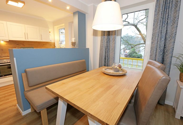 Esstisch für gemeinsames Essen Esstisch für gemeinsames Essen