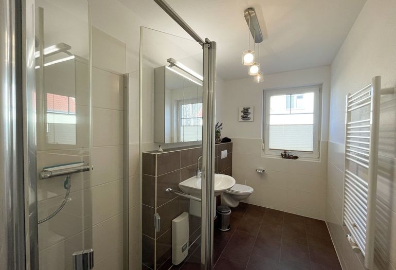 Badezimmer mit Dusche