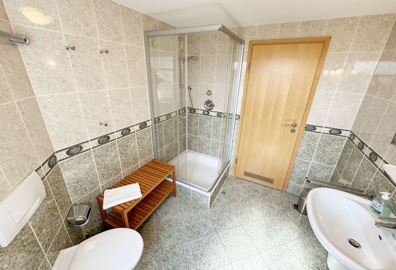 gefliestes Tageslichtbad gefliestes Tageslichtbad