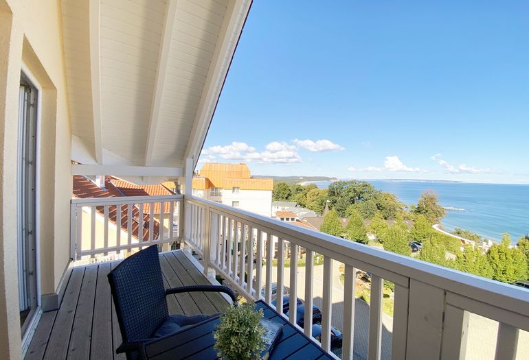 Balkon mit Blick auf die Kreidefelsen Balkon mit Blick auf die Kreidefelsen