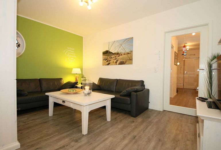 Wohnzimmer mit Blick zum Flur