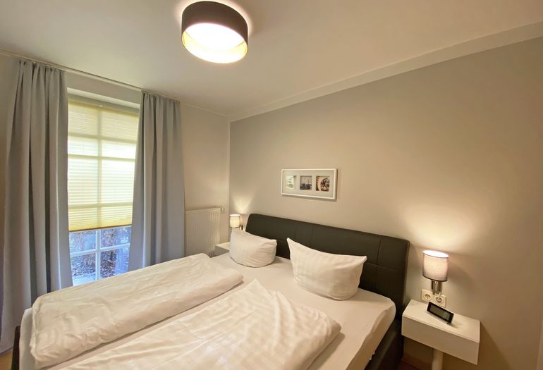 1. Schlafzimmer mit Doppelbett