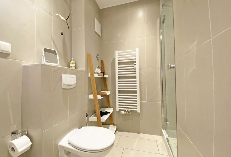 Badezimmer mit Waschbecken