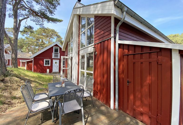 bestuhlte Terrasse und Schuppen bestuhlte Terrasse und Schuppen