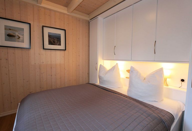 1. Schlafzimmer im Untergeschoss