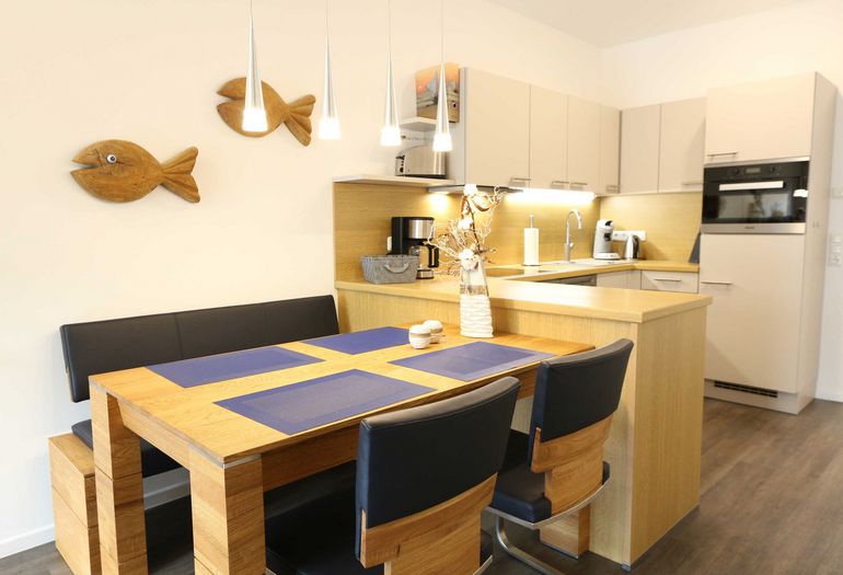 Esstisch mit viel Platz