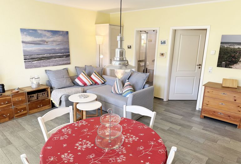 Wohnbereich mit gemütlicher Eckcouch