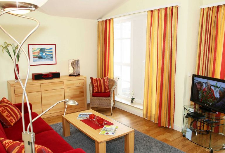 Wohnbereich mit TV Wohnbereich mit TV