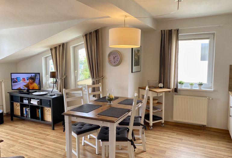 Esstisch für gemeinsames Essen