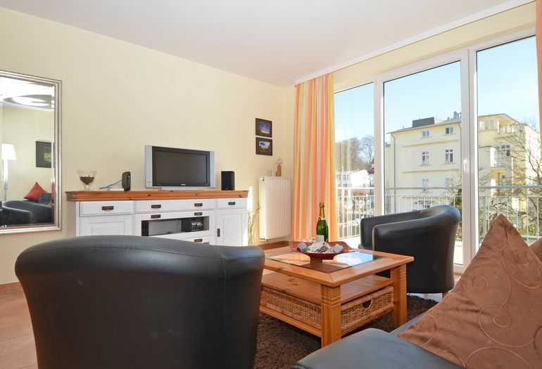 Wohnbereich mit Highboard