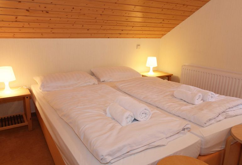 1. Schlafzimmer mit Doppelbett 1. Schlafzimmer mit Doppelbett