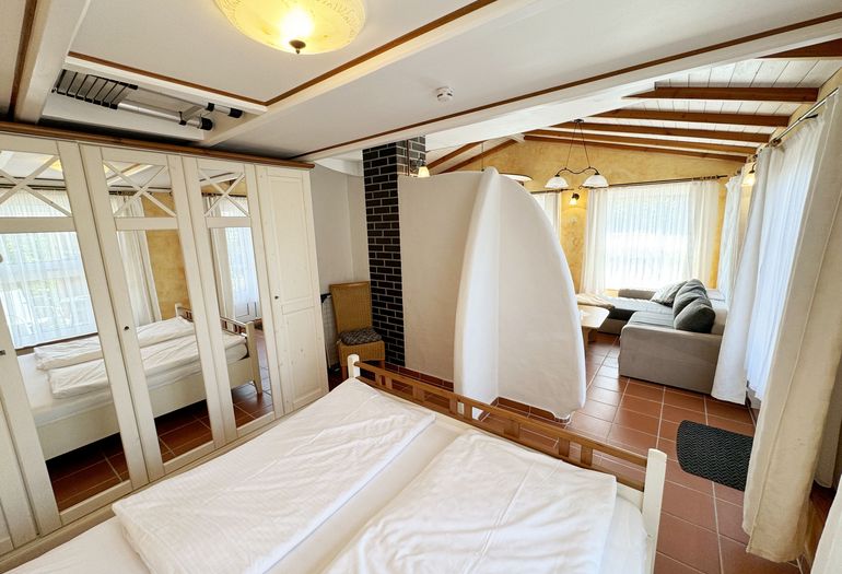 Ferienhaus Thea - Blick vom Schlafbereich in Richtung Wohnbereich Ferienhaus Thea - Blick vom Schlafbereich in Richtung Wohnbereich