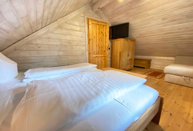 Schlafzimmer mit TV