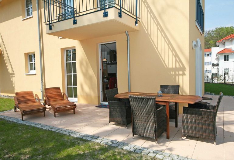 bestuhlte Terrasse in ruhiger Lage