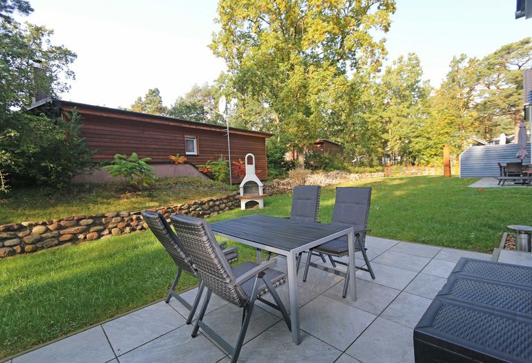 bestuhlte Terrasse in ruhiger Lage
