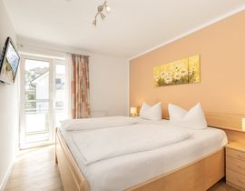 Strandnaher Urlaub an der Ostsee: Ferienwohnung Helene mit zwei Balkonen