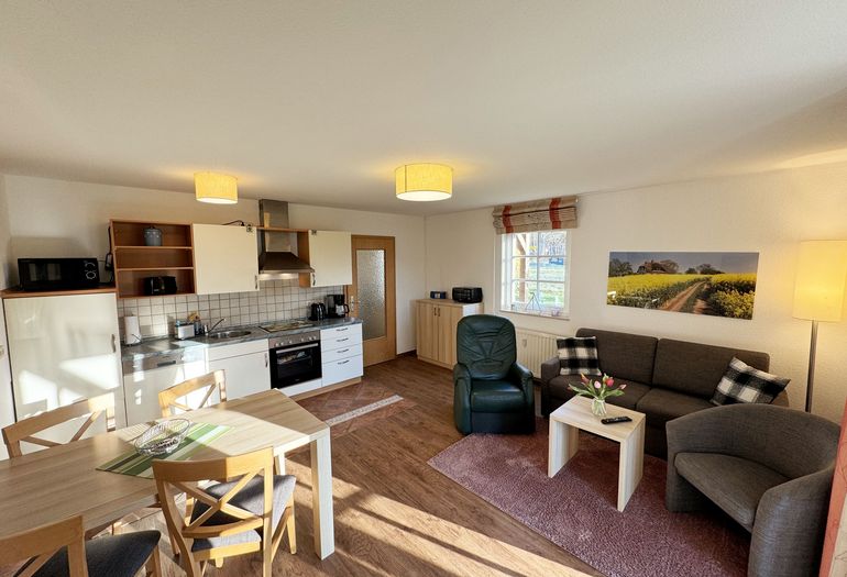 Haus an der Düne WE 06 Esstisch für 4 Personen Haus an der Düne WE 06 Esstisch für 4 Personen