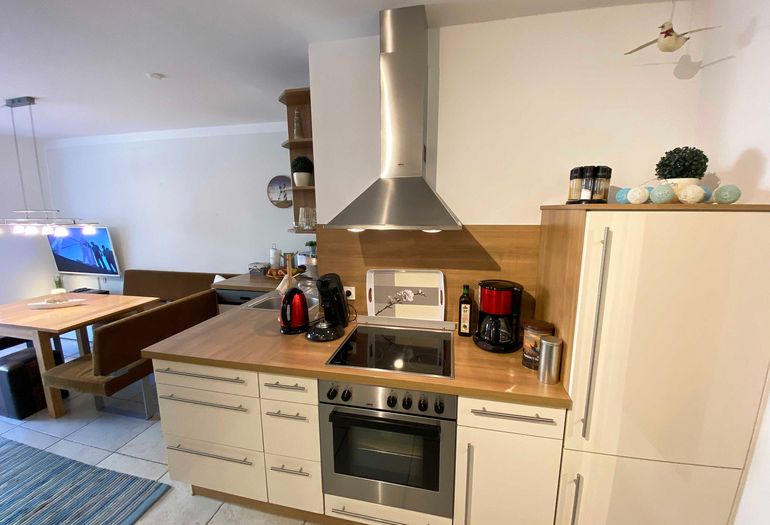 Küchenzeile mit Backofen Küchenzeile mit Backofen