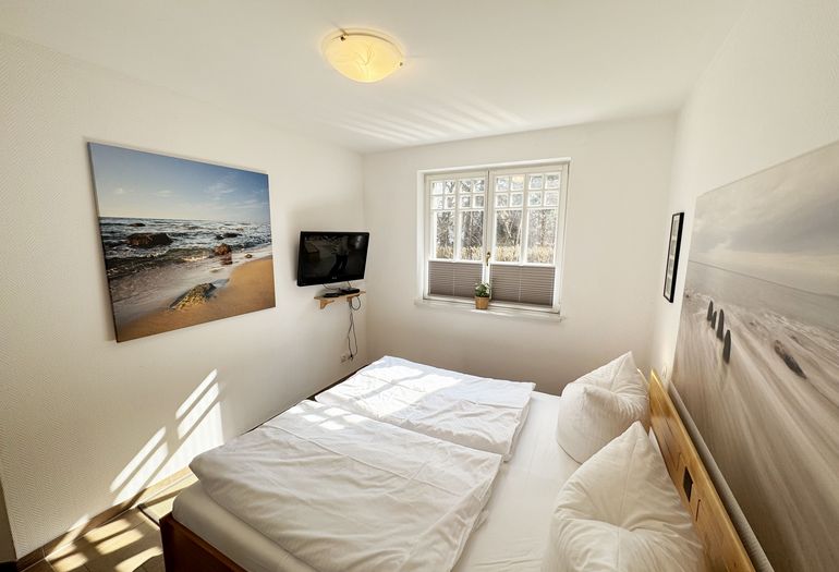 1.Schlafzimmer mit Flachbild-TV 1.Schlafzimmer mit Flachbild-TV