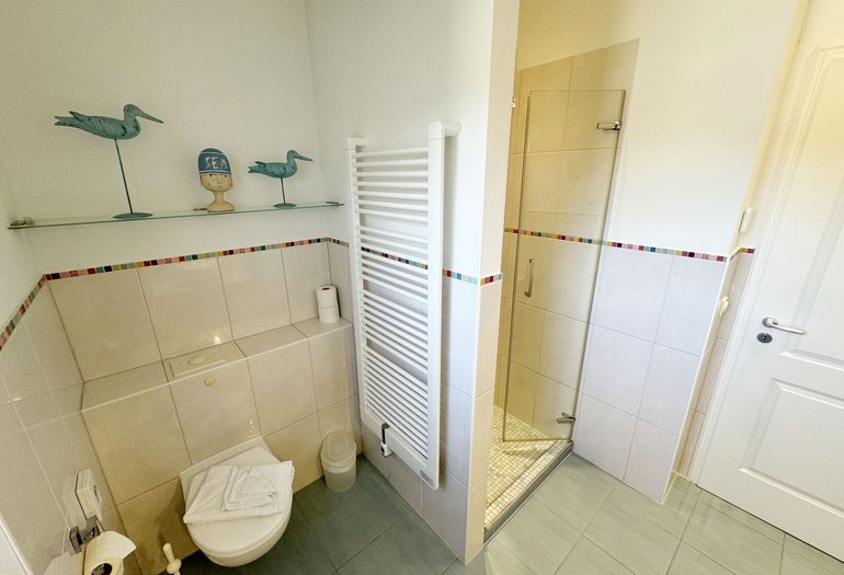 Badezimmer mit ebenerdiger Dusche Badezimmer mit ebenerdiger Dusche