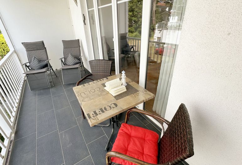 bestuhlter Balkon bestuhlter Balkon