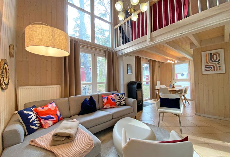 Wohnzimmer mit Blick zum Essbereich