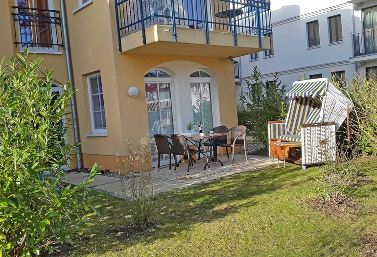 Blick auf die bestuhlte Terrasse Blick auf die bestuhlte Terrasse