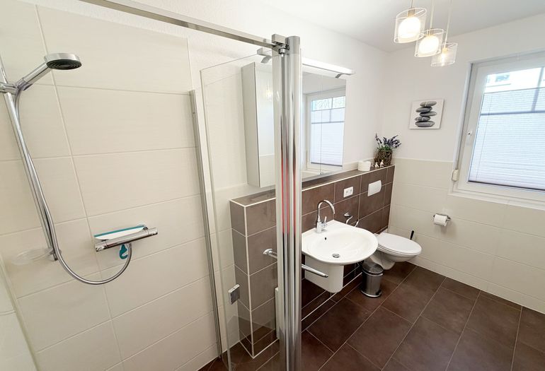 Ferienwohnung Nr. 05 LEON - Badezimmer Ferienwohnung Nr. 05 LEON - Badezimmer