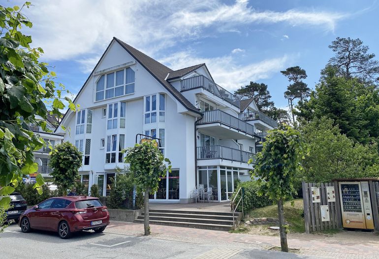 Blick zum Haus von der Straße