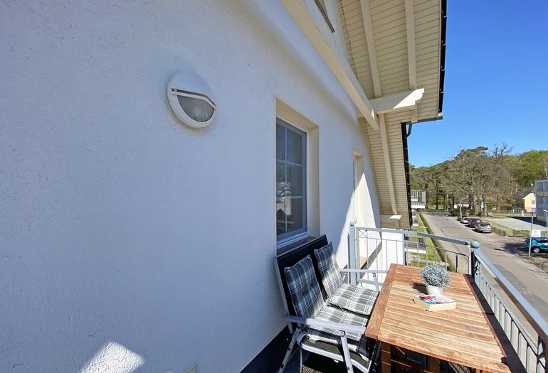 bestuhlter Balkon in ruhiger Lage bestuhlter Balkon in ruhiger Lage