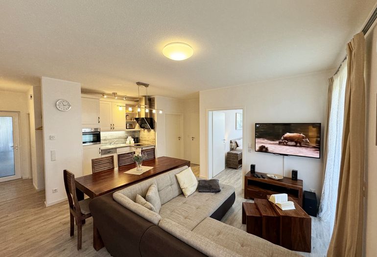 gemütliche Couch lädt zum Verweilen ein gemütliche Couch lädt zum Verweilen ein