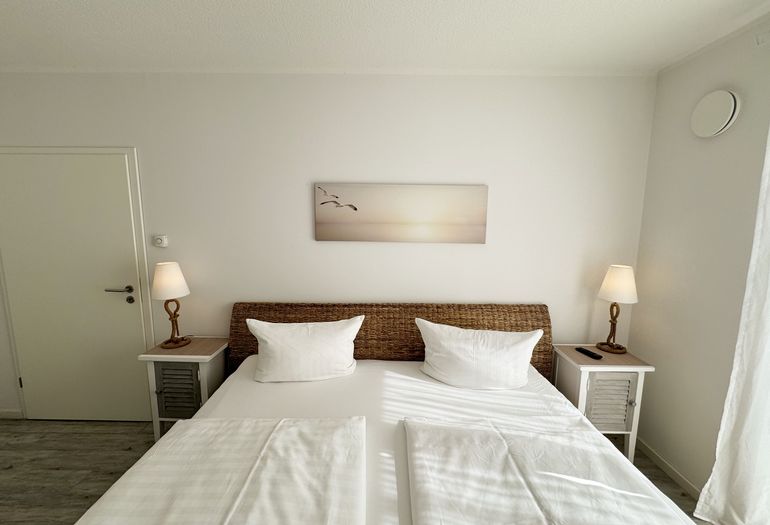 1. Schlafzimmer mit Doppelbett 1. Schlafzimmer mit Doppelbett
