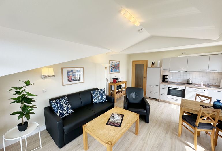 Wohnbereich mit Aufbettungsmöglichkeit Wohnbereich mit Aufbettungsmöglichkeit