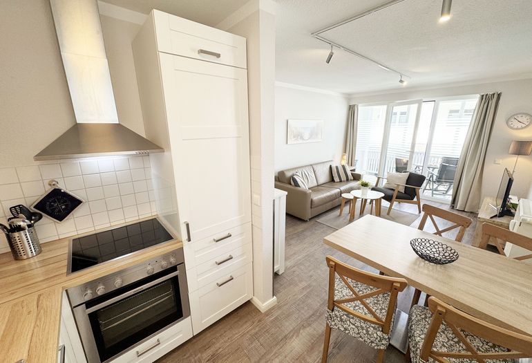 Offene Küche mit Wohn-und Essbereich