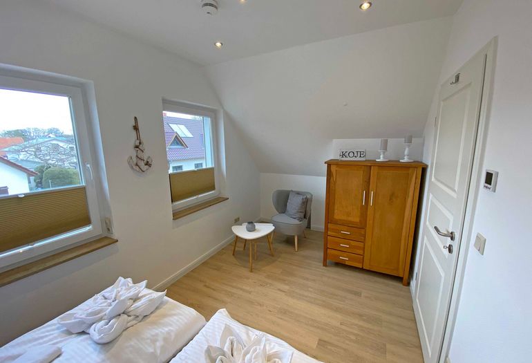 1. Schlafzimmer mit Kommode 1. Schlafzimmer mit Kommode