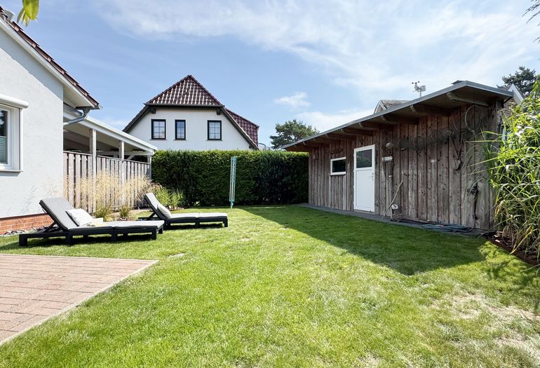 Gartenbereich mit Schuppen