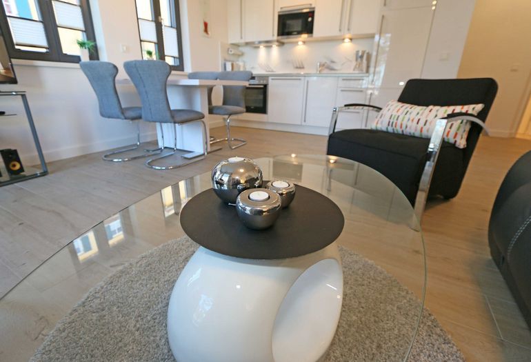 Wohnzimmer mit Glastisch Wohnzimmer mit Glastisch