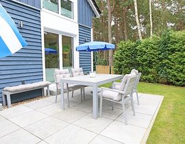 Ferienhaus Blaue Welle mit Terrasse