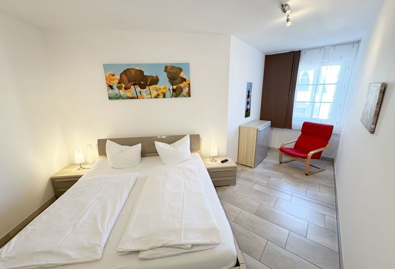 1.Schlafzimmer mit Doppelbett
