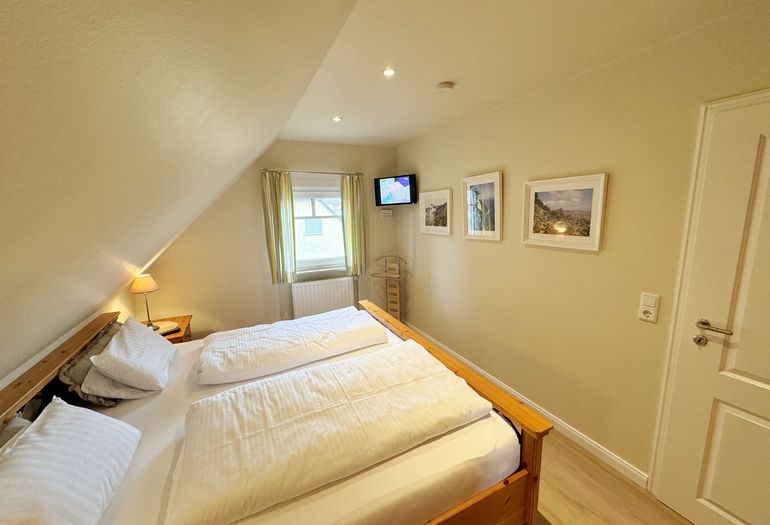 Schlafzimmer mit TV