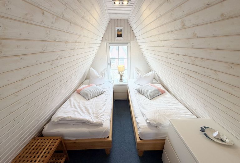Finnhaus Nr. 05 - kleines Schlafzimmer mit 2 Einzelbetten Finnhaus Nr. 05 - kleines Schlafzimmer mit 2 Einzelbetten