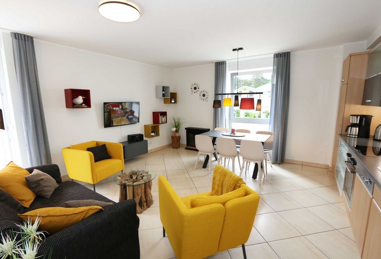 Wohnzimmer mit 2 Sessel